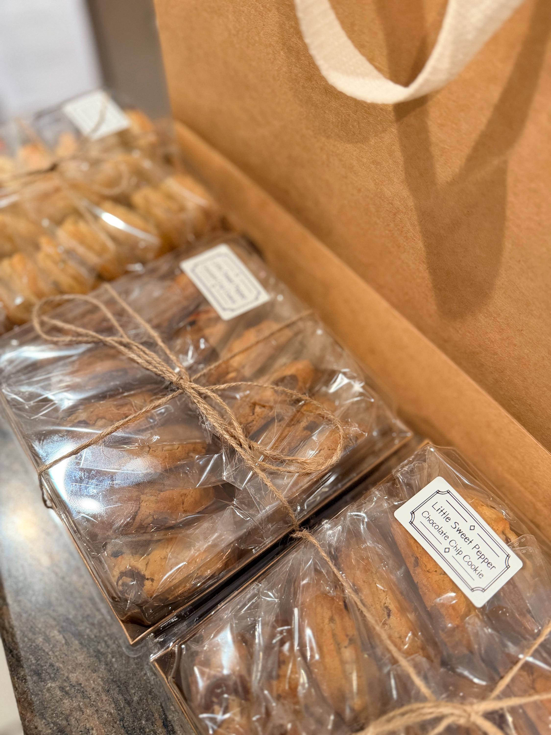 New York Chocolate Chip Cookie (12 pieces)